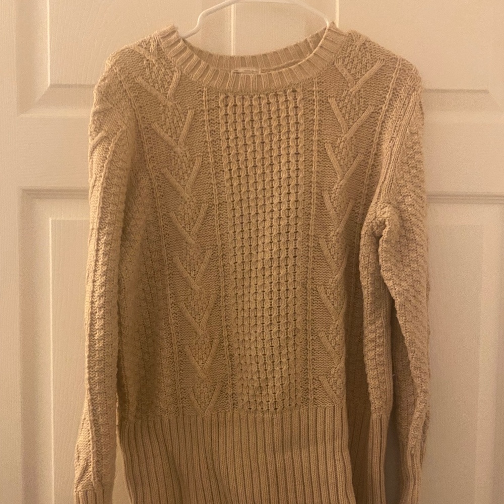 GAP beige sweater